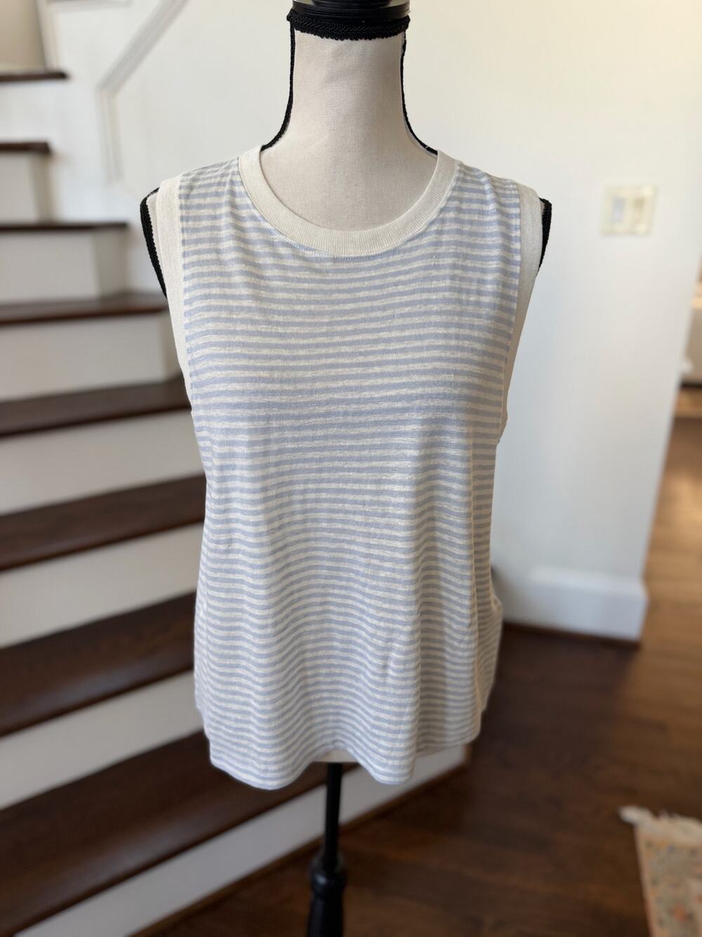 Frame Organic Linen Light Blue & White Sleeveless Crewneck Tank Minimalist